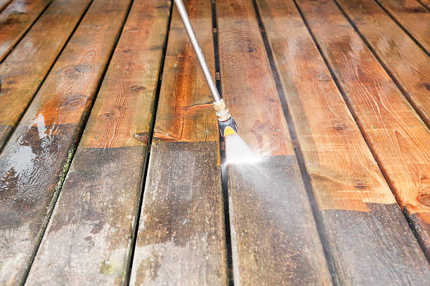 Best Pool Deck Cleaning  in Salamatof, AK